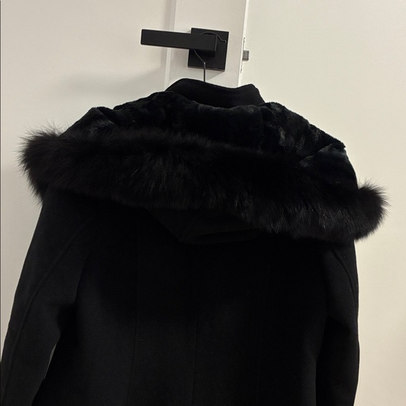 NIKKI JONES WOOL CASHMERE BLEND COAT WITH FUR TRIM HOOD - Picture 7 of 7